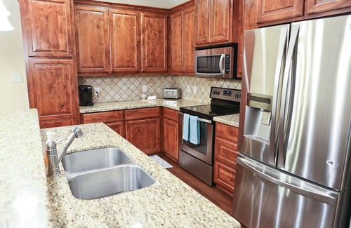 College Station House | Newly remodeled beautiful 3BDRM 3.5BA Townhouse in the heart of Aggieland!