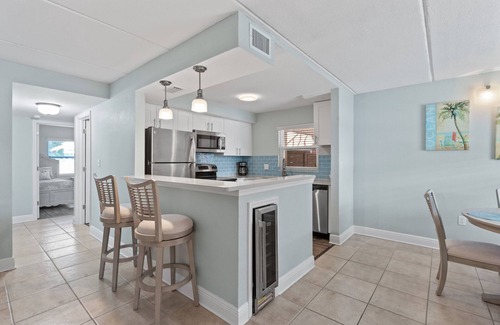 North Redington Beach Condo | Newly renovated 2/2 in N Redington Beach