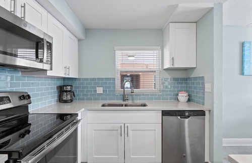 North Redington Beach Condo | Newly renovated 2/2 in N Redington Beach