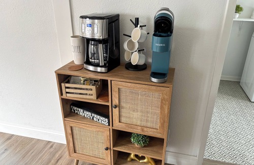 West Salem House | Newly Rennovated! Modern Century Charm