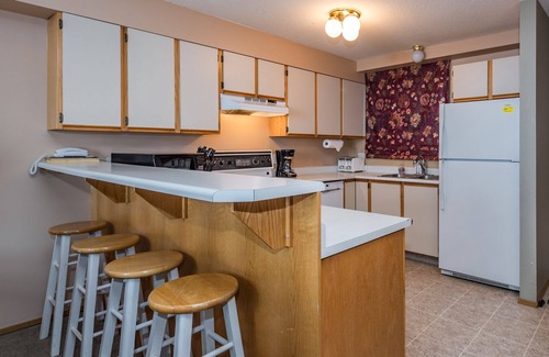 Silver Star Mountain House | Newly renovated townhouse - ski right to your door, Private hot tub, BBQ