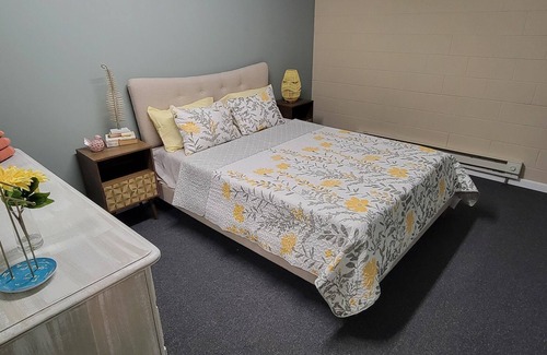 Lindenwald Apartment | NEWLY RENOVATED EXECUTIVE APARTMENT JUST MINUTES FROM 75!!!