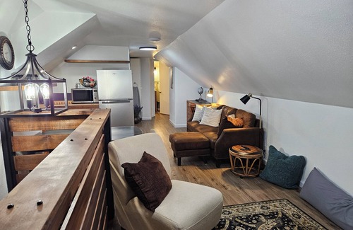 Northeast Neighbors House | Newly renovated 1934 6-bedroom, 3 bath, 2 full kitchen, kitchenette & 2 laundry