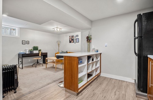 Crescent Heights House | Newly Renovated 2 BDRM Near DT & River w/Parking