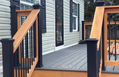 Colchester Cottage | Newly Renovated 2-bedroom cottage in Colchester with Beach Access, WiFi, AC