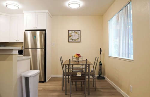 Lafayette Apartment | Newly renovated 2B/1b in Downtown