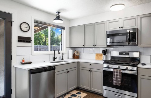 Hillcrest House | Newly renovated 3BR, 1.5BA home just 1.5 miles from Boise Airport and 10 minutes to downtown