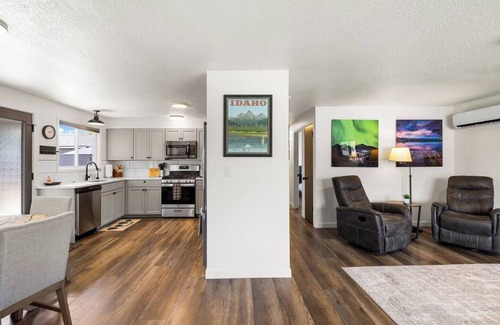 Hillcrest House | Newly renovated 3BR, 1.5BA home just 1.5 miles from Boise Airport and 10 minutes to downtown
