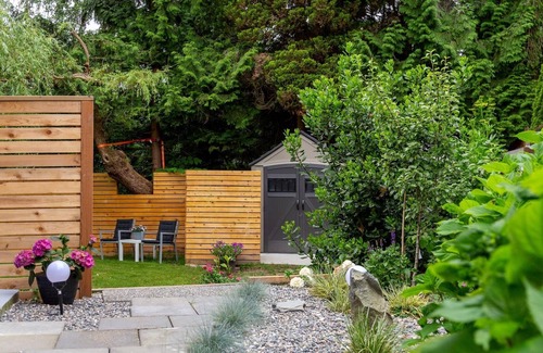 Burnaby House | Newly Renovated and Tastefully Furnished 1 BD- 1bath Suite