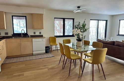 Highland Meadows Apartment | Newly renovated apartment in West Vail