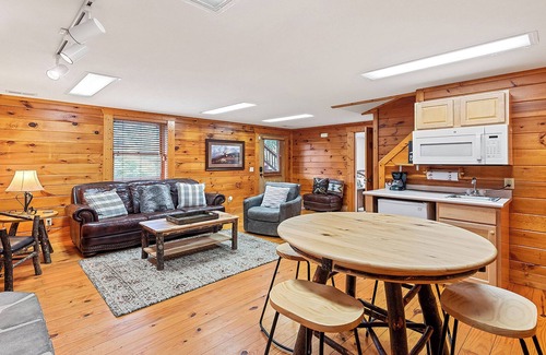 Maggie Valley Cabin | Newly renovated Cabin with Mountain Views, dog friendly, easy access, location.