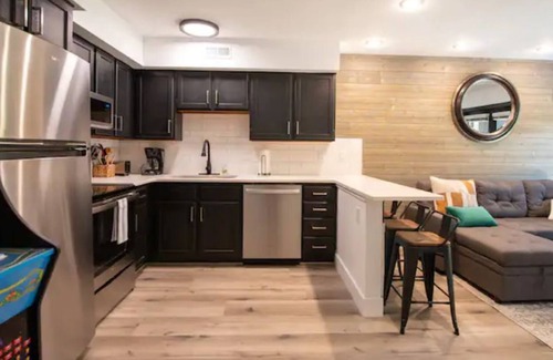 Huntsville Condo | Newly Renovated Condo Near 3 Ski Resorts and 5 min to Lake