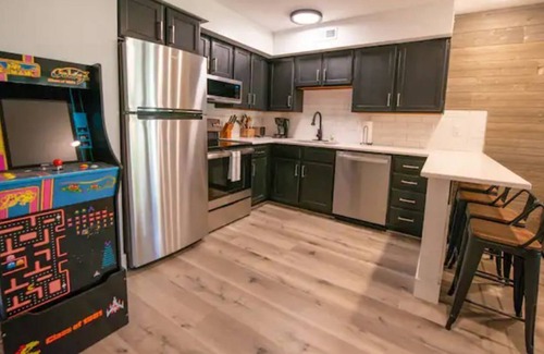Huntsville Condo | Newly Renovated Condo Near 3 Ski Resorts and 5 min to Lake