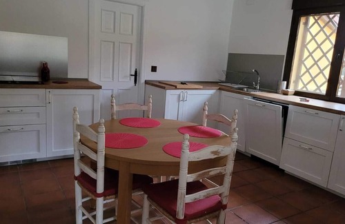 Candeleda Cottage | Newly renovated country house. Fireplace, A/C, swimming pool, garden