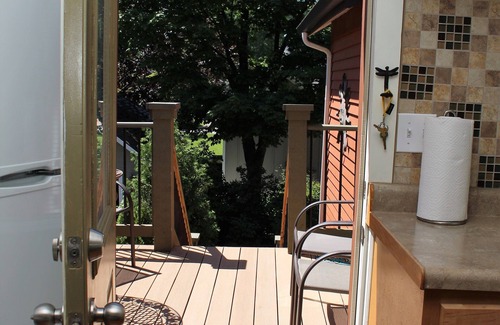 South Haven Apartment | Newly Renovated Cozy Efficiency