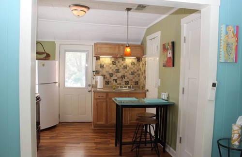 South Haven Apartment | Newly Renovated Cozy Efficiency