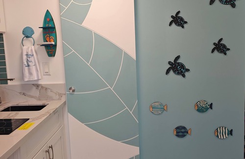 Waikiki Apartment | Newly Renovated Cozy Beach Vibes Central Waikiki Location & Modern Comfort