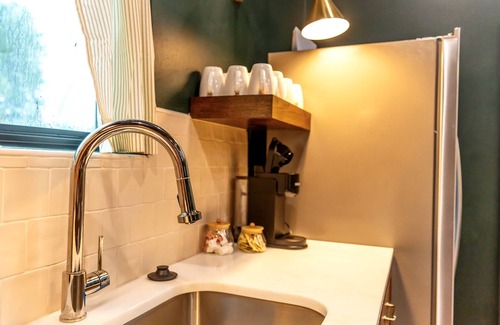 Negreet Cabin | Newly Renovated, Cozy Mid-Lake Cabin; Sleeps 10