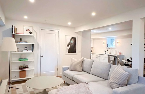 Tarrytown Apartment | Newly Renovated Cozy 2 Bedroom Apartment with 3 min walk to Main Street