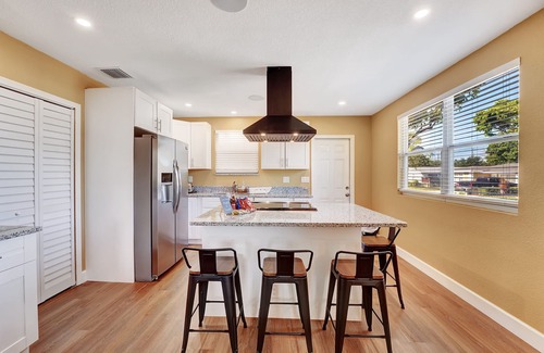 Lake Worth House | Newly Renovated Home- within 10 minutes from the beach.