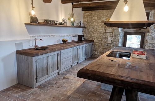 Montegrimano House | Newly renovated Italian villa with external hot tub and heated swimming pool