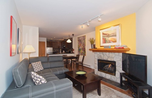 Whistler Creekside Condo | Newly renovated, KING bed, Gas fireplace, Free parking, Heated pool/hot tub Professionally Managed.