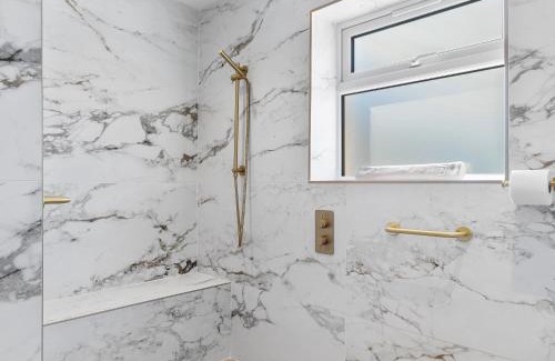 Swarthmoor House | Newly Renovated Luxury Bungalow Pass the Keys