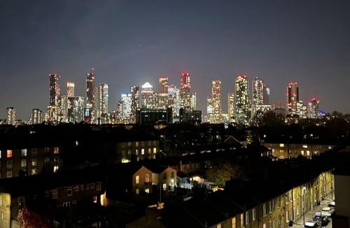 Island Gardens Apartment | Newly renovated & modern 2-BR close to Canary Wharf