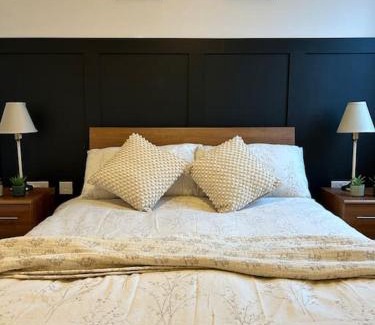 Island Gardens Apartment | Newly renovated & modern 2-BR close to Canary Wharf