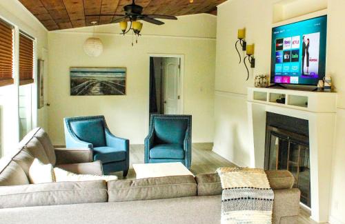 Huron House | Newly Renovated! Old Homestead Beach Home