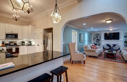 Skaneateles House | Newly renovated pet friendly 5-bedroom property! Walk to village!