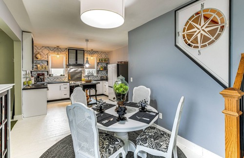 Tonawanda House | Newly Renovated Private Cottage Near Niagara River