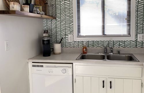 Penfield Condo | Newly renovated, relaxing space close to U of I and hospitals- high speed WiFI