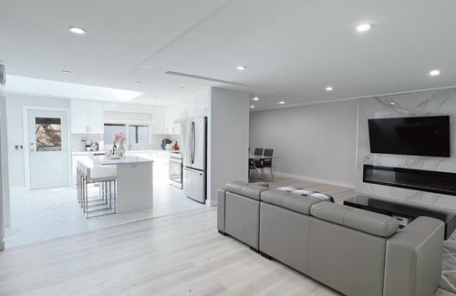 Chilliwack Proper Village West House | Newly Renovated Spacious Bungalow Home