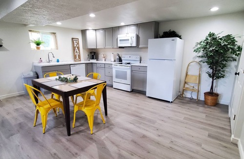 Smithfield Apartment | Newly Renovated & Spacious Apt