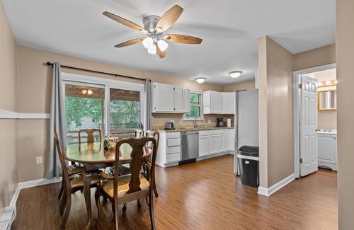 Highspire House | *Newly* Renovated Stay at modern 3BR Townhome (15 minutes from Harris-Hershey)