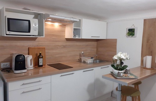 Liberation Apartment | Newly renovated studio in the Libération district