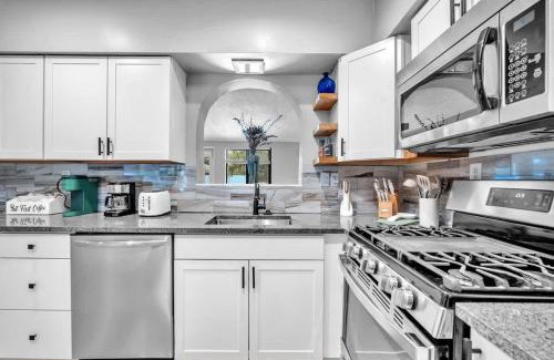 Beachway Estates House | Newly Renovated - Sunny Family Haven in Pompano