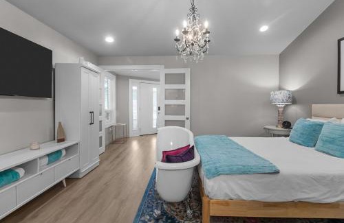 Williams Bay Apartment | Newly Renovated The American Hotel Breakfast at Tiffany's Suite