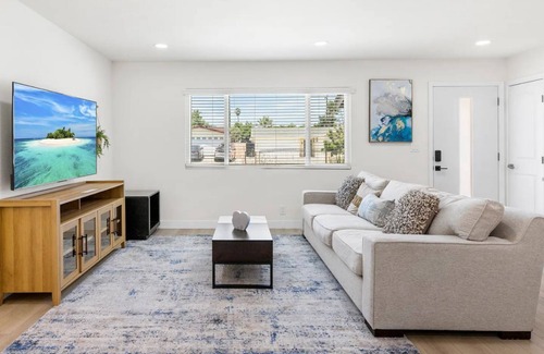 Rowland Heights House | Newly Renovated Next to Park 20min to Disney
