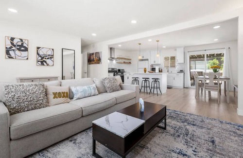 Rowland Heights House | Newly Renovated Next to Park 20min to Disney