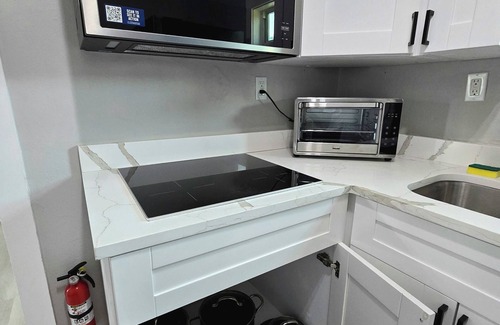 Palm Beach - West Palm Beach Apartment | Newly renovated modern apartment near the ocean and minutes from downtown WPB