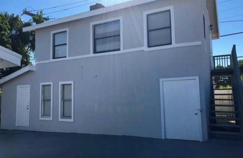 Palm Beach - West Palm Beach Apartment | Newly renovated modern apartment near the ocean and minutes from downtown WPB