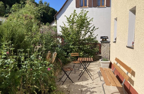 Vorra Condo | Newly renovated vacation apartment above the Pegnitz valley