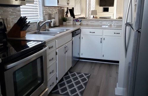 Table Rock Condo | NEWLY UPDATED 3 Bedroom-3 full bath- CLOSE TO EVERYTHING!