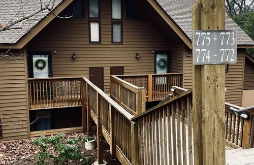 Wintergreen Condo | Newly Updated Cozy Condo in the Heart of Wintergreen! Pet friendly.