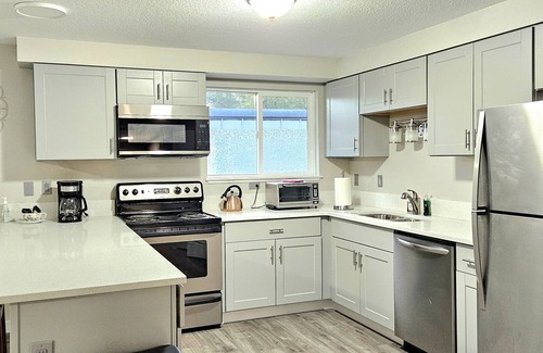 Hillsboro House | Newly Updated House on Huge Land