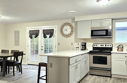 Hillsboro House | Newly Updated House on Huge Land