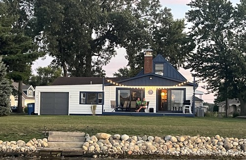 La Porte House | Newly updated Pine Lake cottage. Huge waterfront yard.