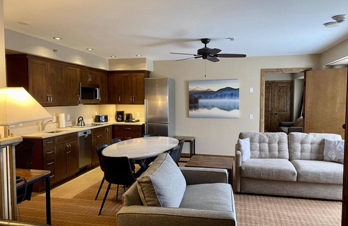 Mountain Village Apartment | Newly Updated Peaks Penthouse with Great Ski Access